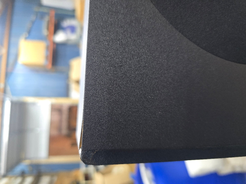 onn. 32" 2.1 Soundbar with 2 Speakers & Wireless Subwoofer SMALL BLEMISH.
