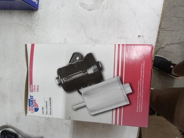 CARQUEST Fuel Filter with OE Matched Construction and Bracket, Hoses, Clamps Included